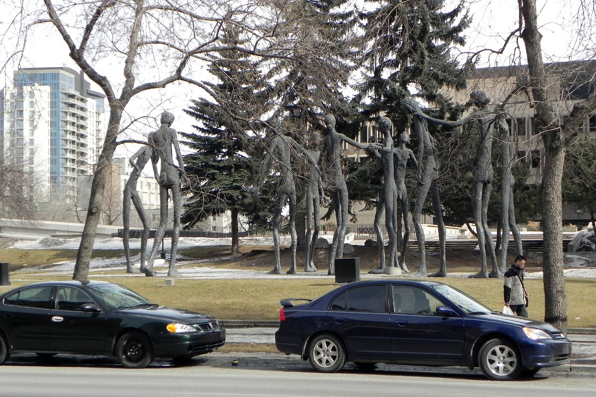 06A Calgary Downtown Sculpture - The Family of Man Mario Armengol